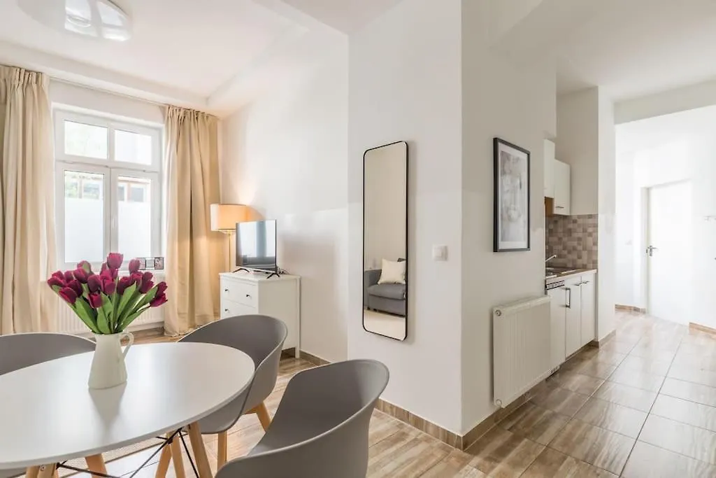 Xxxl Bed/ Free Parking/ Central Vienna Apartment