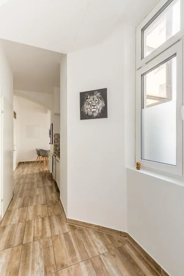 Xxxl Bed/ Free Parking/ Central Vienna Austria