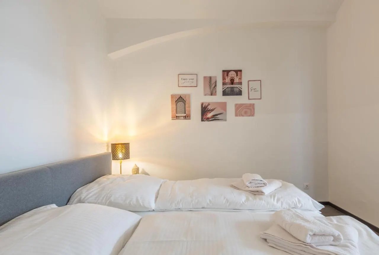 Xxxl Bed/ Free Parking/ Central location