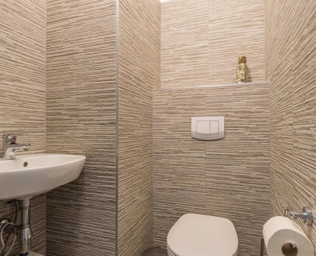 Apartment Xxxl Bed/ Free Parking/ Central Vienna Austria